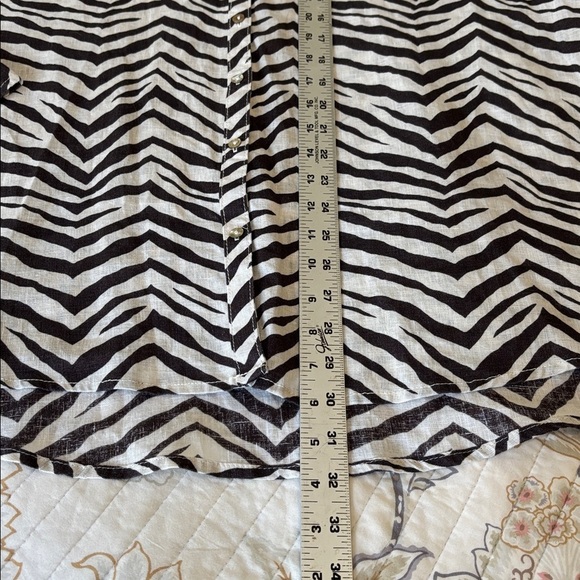 Tahari 100% Linen Button Up Shirt Zebra Print Large Nice!! - Picture 8 of 8